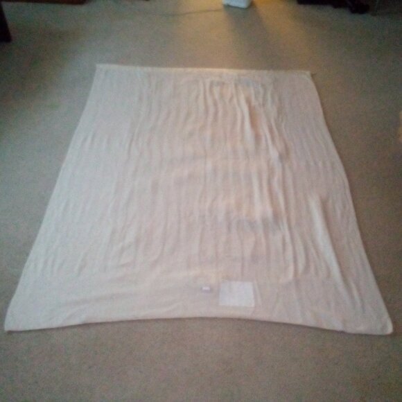 Electric Blanket: Sunbeam. Washable. Good Condition - Picture 4 of 7